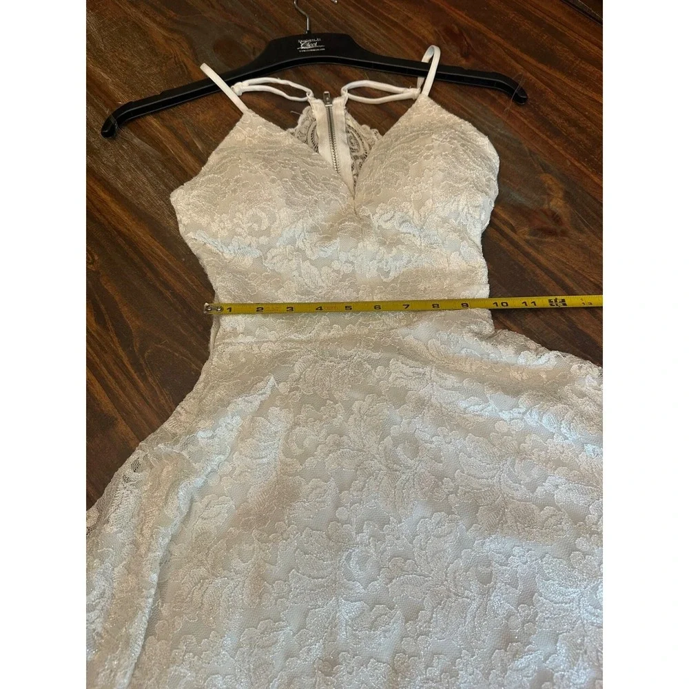 Emerald Sundae White Sparkle Lace Dress V Neck Spaghetti Strap Mini‎ Dress XS